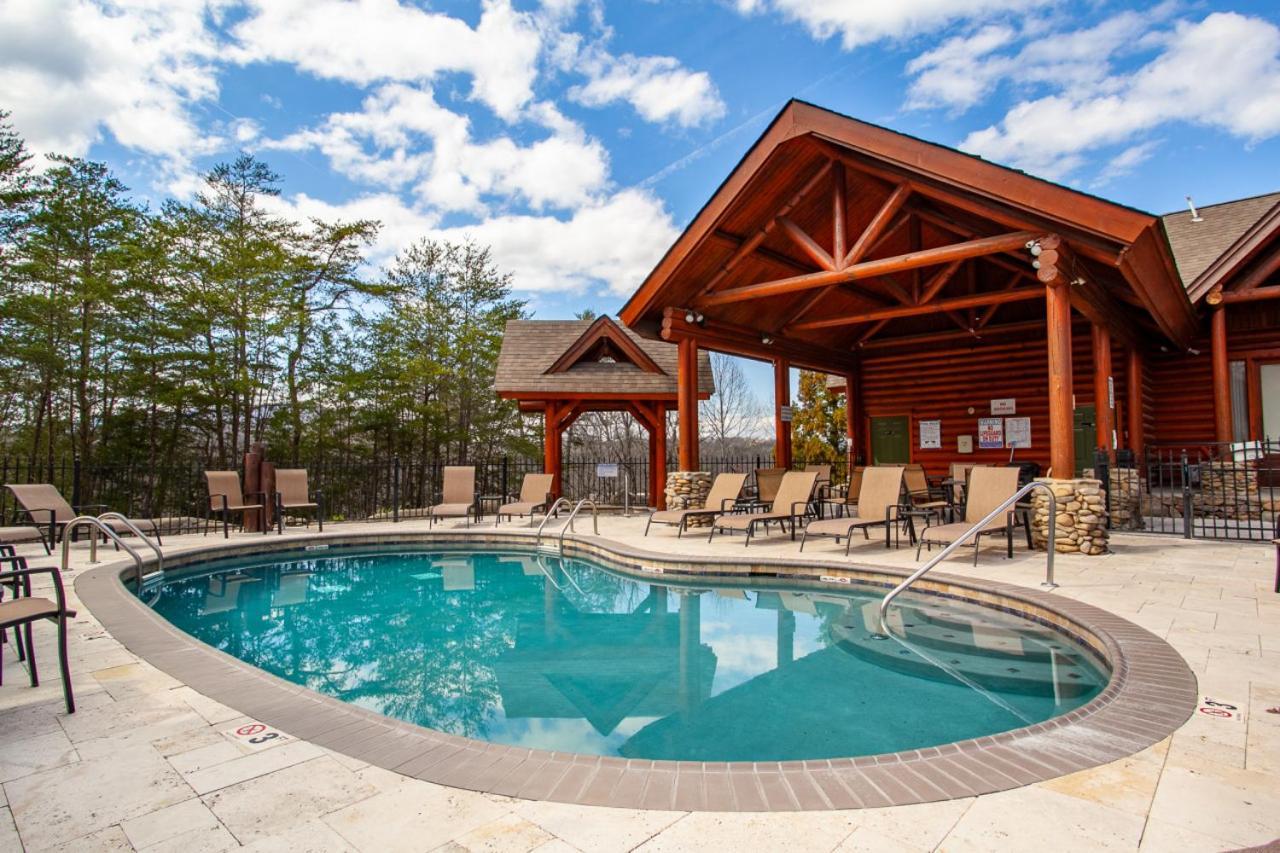 The Bear Paw Palace Mtn View And Community Pools Pigeon Forge Exterior photo