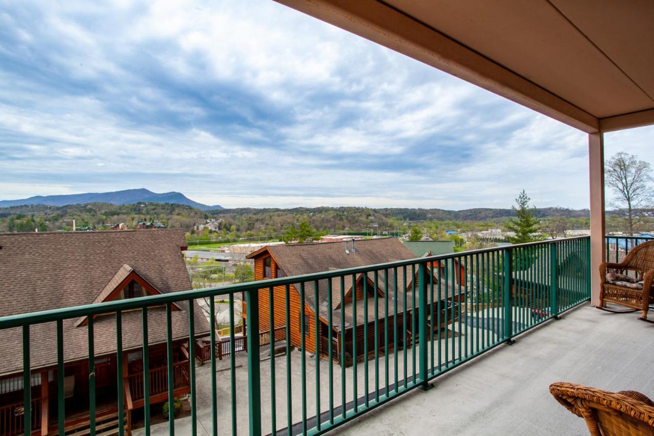 The Bear Paw Palace Mtn View And Community Pools Pigeon Forge Exterior photo