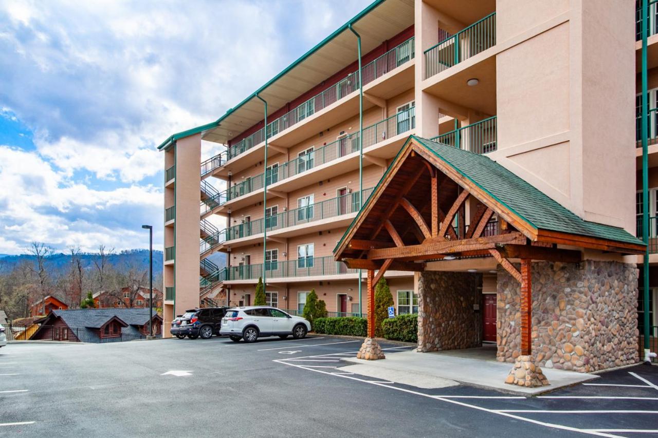 The Bear Paw Palace Mtn View And Community Pools Pigeon Forge Exterior photo