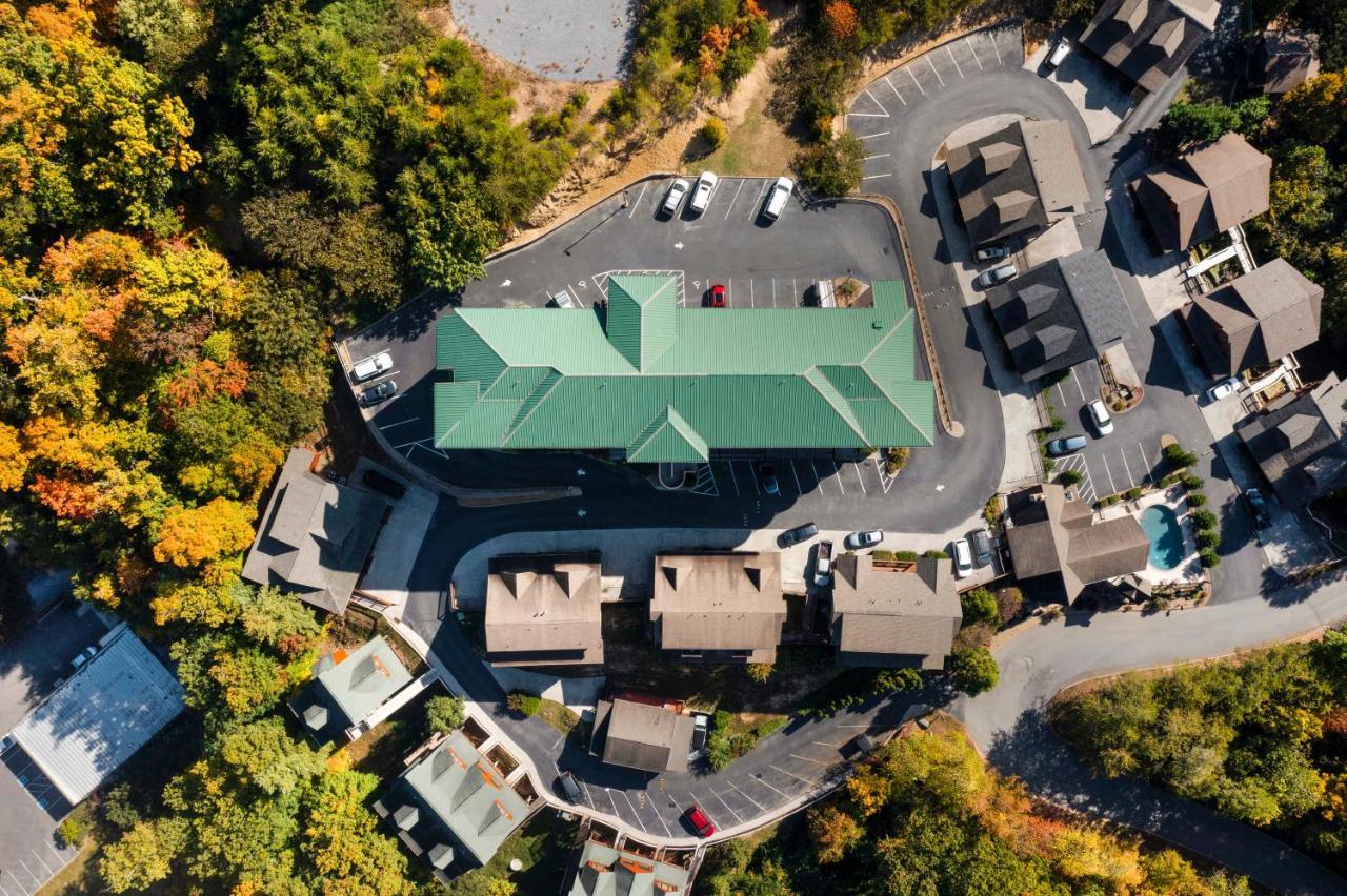 The Bear Paw Palace Mtn View And Community Pools Pigeon Forge Exterior photo